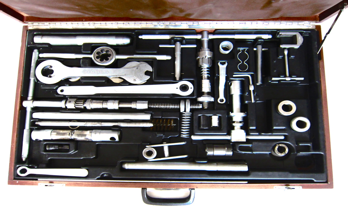 Campagnolo_Tool_Kit_Super_Record_Wooden_Box_Nr._16_1200x750